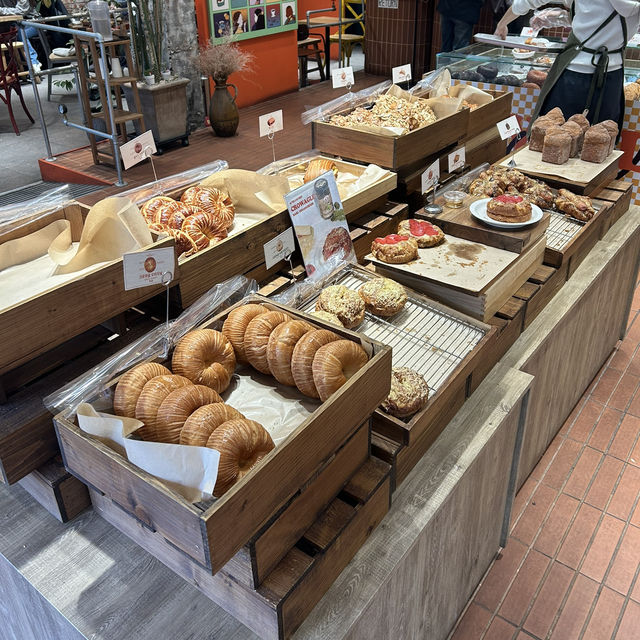 【🇰🇷：東大門】朝から営業！クロワッサンベーグル🥯