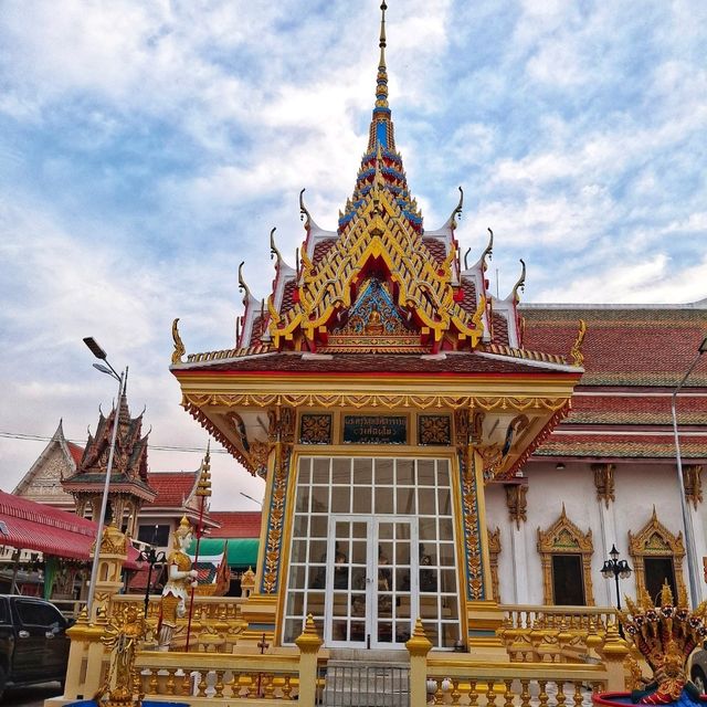 ขอพรพระป่าเลไลยก์และหลากหลายสิ่งศักดิ์สิทธิ์