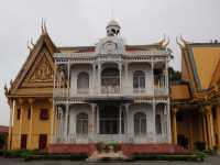 A Quiet Day at the Royal Palace 