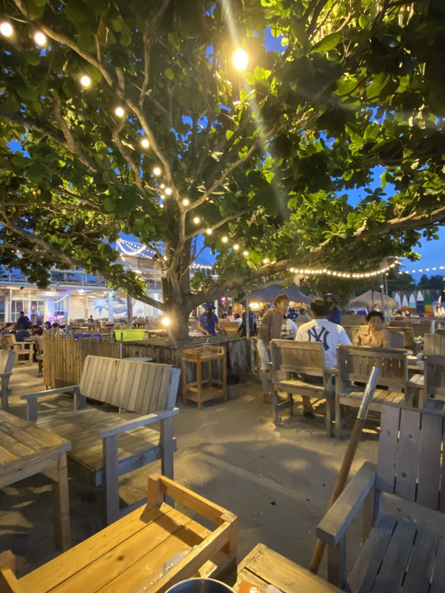 ร้าน Seafood Club Bangsaen ร้านอาหาร/Beach bar