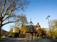 Title: “Oxford Trip: Where History Dances with Magic”