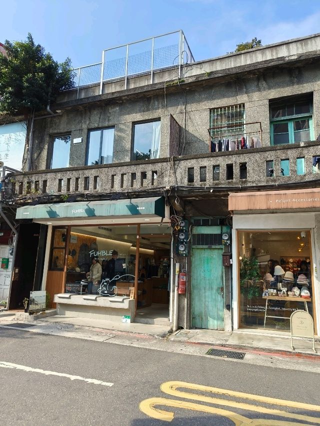 Strike a Pose at This Retro Korean Photo Booth Spot!