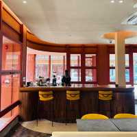 ร้านมู้ดดี แสงสวย เชิงสะพานนวรัตน์ "Belly's"