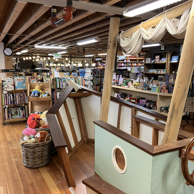 시애틀의 대표 독립 서점, Elliot Bay Book Company!