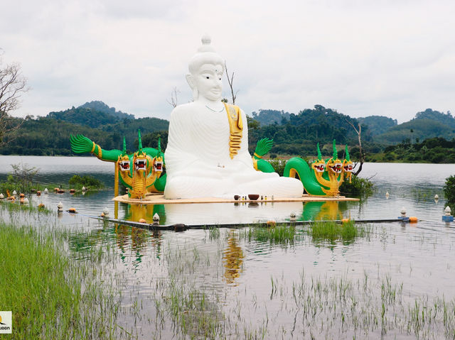 พระพุทธสิริภูวดลมงคลชัย