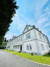 Tugu Pahlawan Garden: Colonial Oasis Beside the Old Sarawak Museum