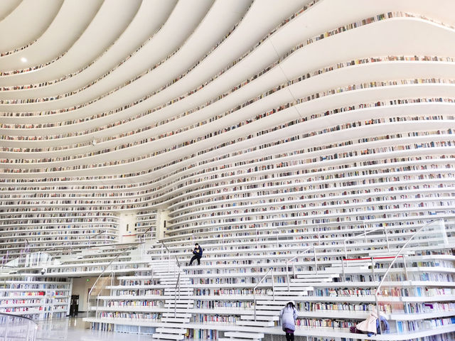 Inside the Eye of Wisdom: An Evening at Tianjin Binhai Library Inside the Eye of Wisdom: An Evening at Tianjin Binhai Library