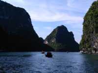 Cruising along Halong Bay