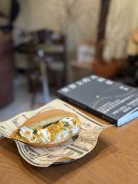 Small but heartfelt local coffeehouse in Chengdu
