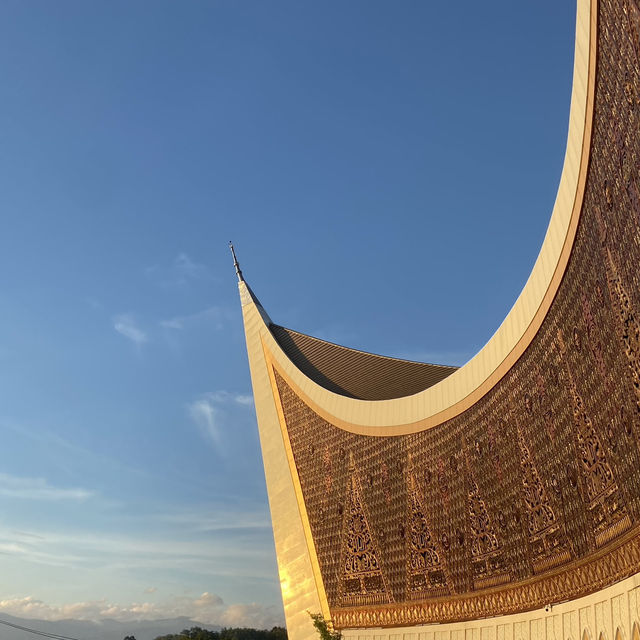 Springtime Serenity: Discovering the Grand Mosque of West Sumatra