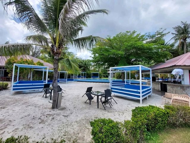 “Bella Vista Waterfront Resort: A Seaside Sanctuary with Panoramic Views in Kuah”