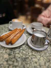 부에노스아이레스의 전통있는 감성카페 Café Tortoni
