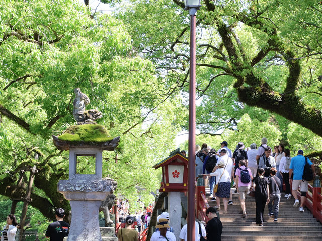 Dazaifu ศาลเจ้าใกล้ fukuoka