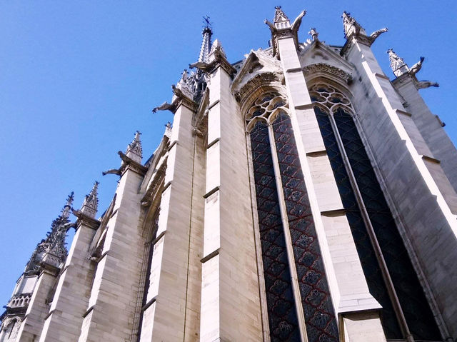 巴黎聖徒禮拜堂 Sainte-Chapelle｜進門瞬間被彩色玻璃美暈！