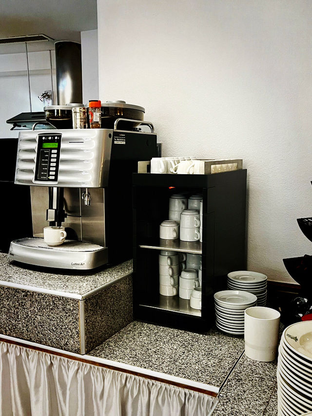 Hotel Drei Könige Breakfast – A Pleasant and Satisfying Start