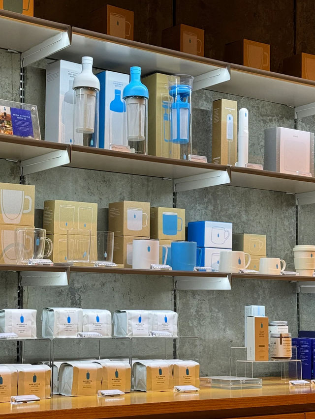Brewing Moments in Central: Blue Bottle Vibes!