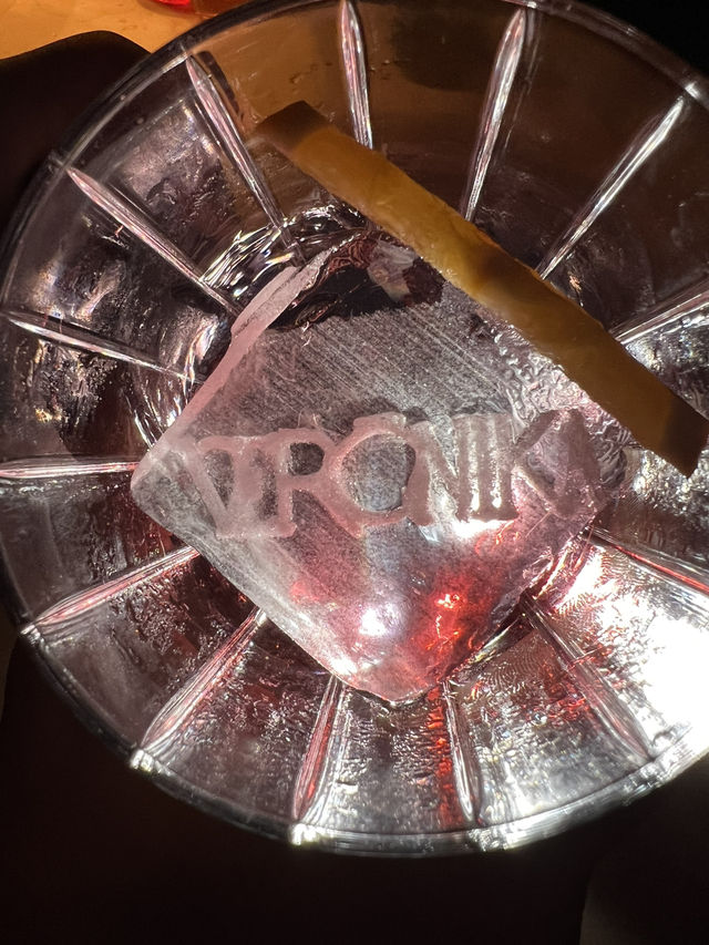 Experience the Lavish Life of NYC at Verōnika ✨🍸