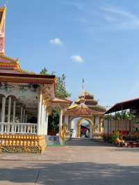 วัดธาตุหลวงใต้ วัดสวยใกล้ๆ พระธาตุหลวงเวียงจันทน์