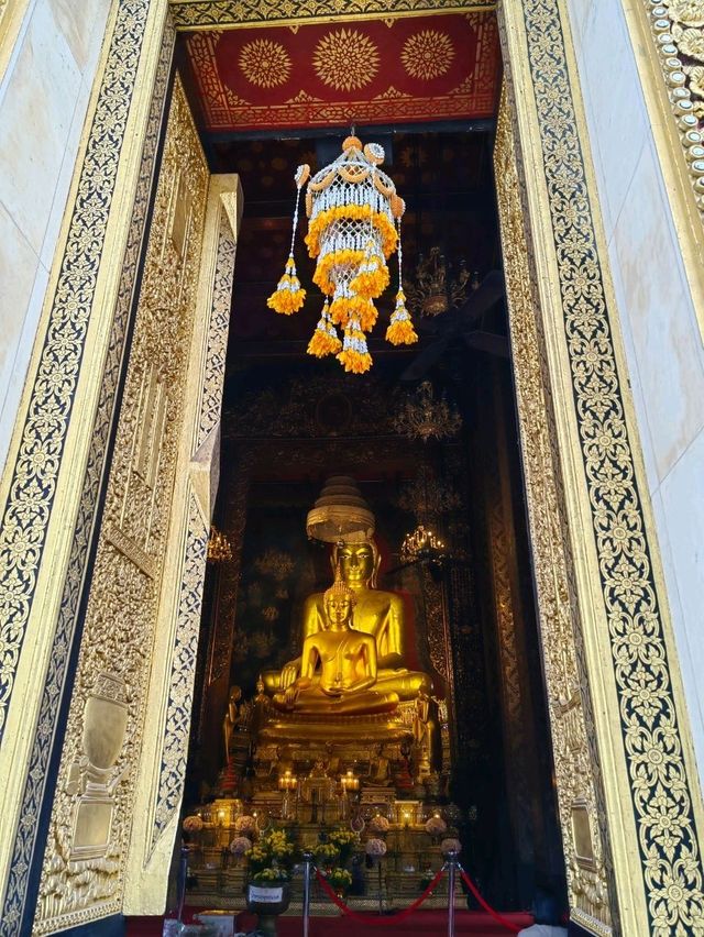 วัดบวรนิเวศวิหาร – ศูนย์รวมจิตใจกลางกรุง 