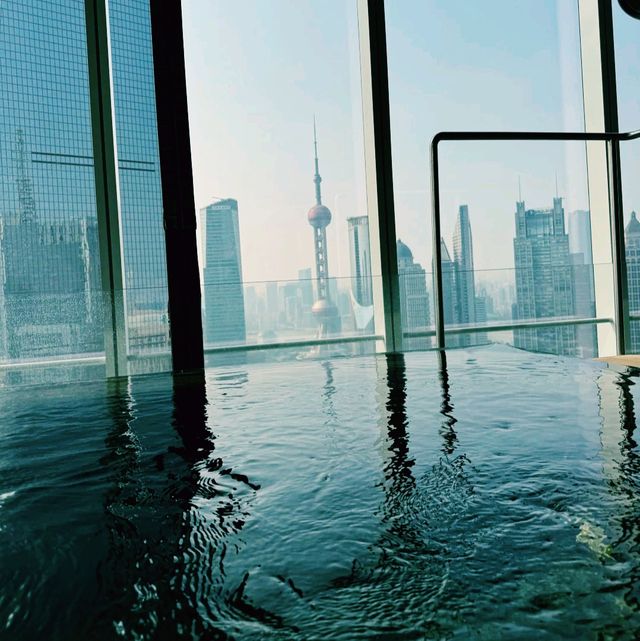 上海奢華無邊際泳池酒店推薦：上海浦東麗晶酒店