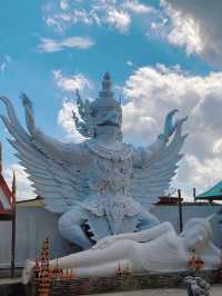 วัดอินทราราม อยุธยา — ลอดซุ้มประตูโบสถ์ 🕊️✨🙏🏻