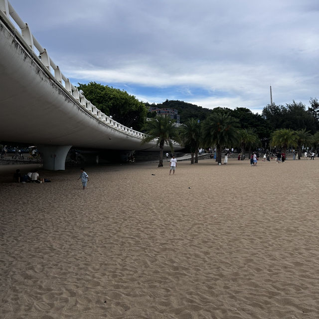 Baicheng Beach: Where Xiamen Uni Students Skip Class (And You Join Them)"** 🏖️🎓
