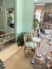 Paupau Cafe: Island Vibes & Good Eats