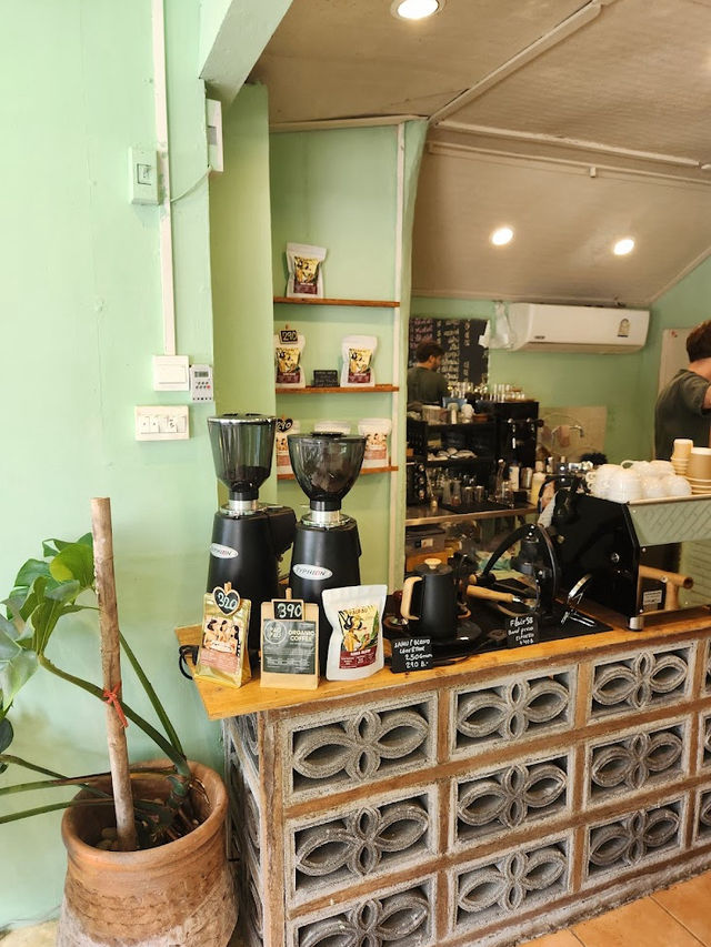 Paupau Cafe: Island Vibes & Good Eats