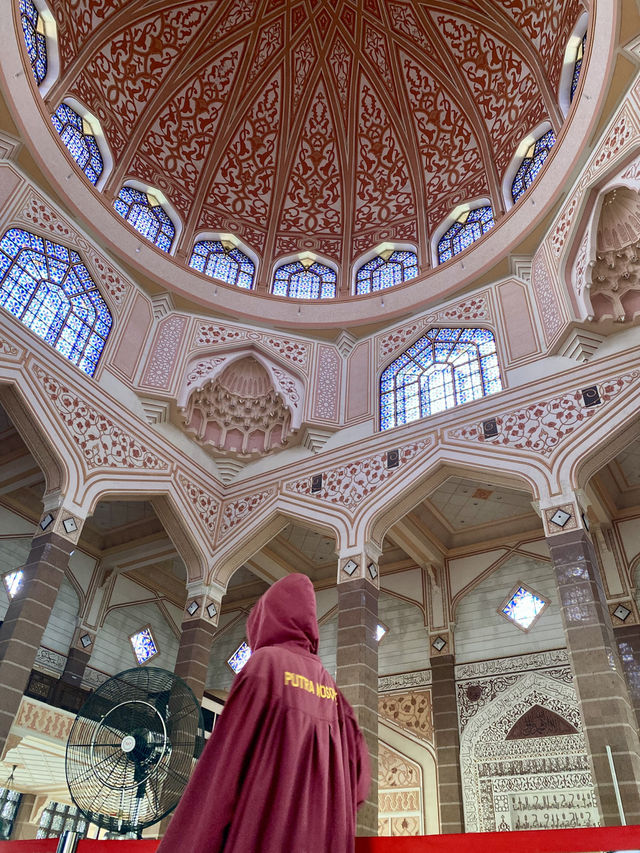 Pink, Peaceful, Perfect – The Magic of Putra Mosque