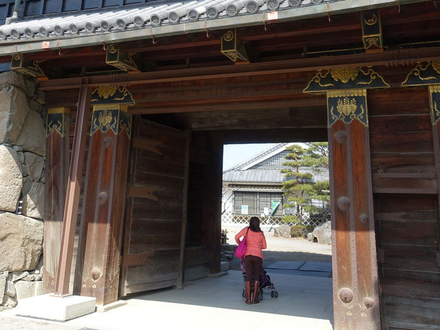 🏯 Matsumoto-jō Castle – Majestic, Peaceful, and Unforgettable