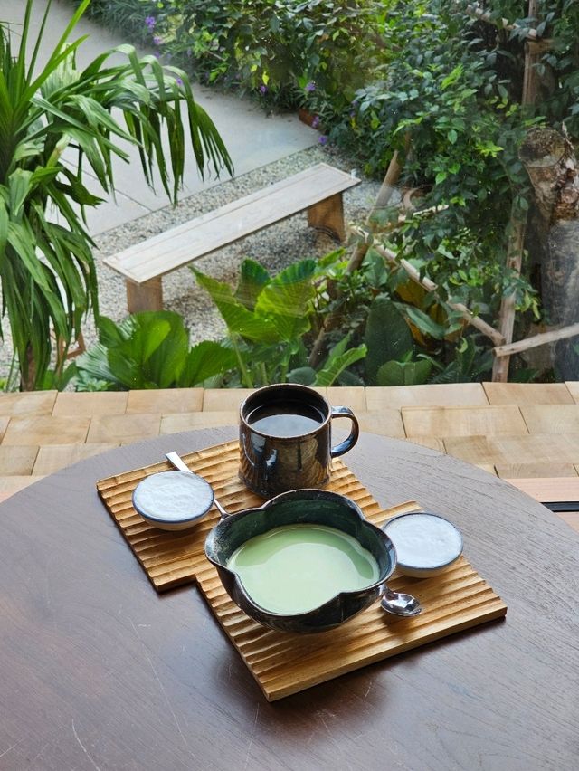Hitch & Round Cafe and Space | ปราณบุรี
