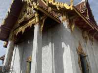 วัดตรีทศเทพ วัดสงบใจกลางเมือง
