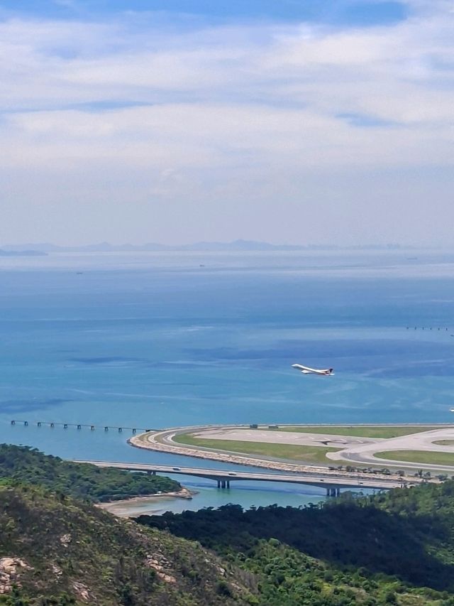 ขึ้นกระเช้าไปนองปิง (Ngong Ping 360): ซื้อตั๋วง่ายๆผ่าน trip.com