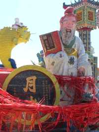Tin Hau and Kwun Yum Statues.