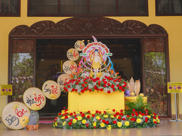 วัดตั๊กลัม วัดดังเมืองดาลัด เวียดนามใต้