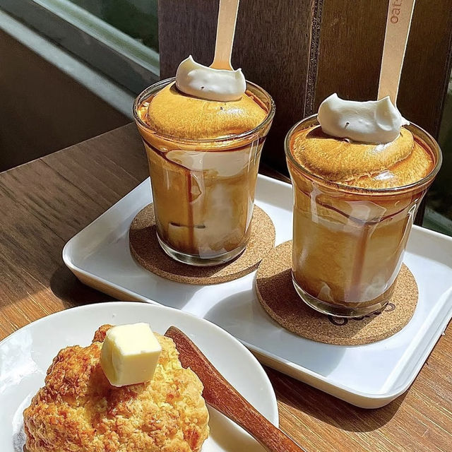 Warmth in Layers & Loaves – My Visit to Oats Coffee, Yeonnam‑dong, Seoul