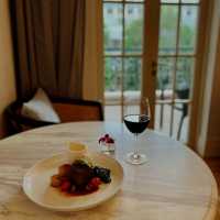 Colonial Elegance and Seaside Reverie