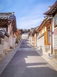 Bukchon Hanok Village: Time-Travel Through Seoul’s Most Photogenic Alleys"** 🏮🏡