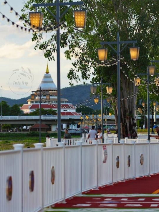 🛤 ถนนคนเดินสกายวอล์ค