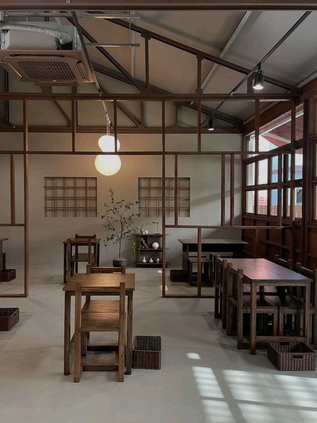 CAFE GORONG