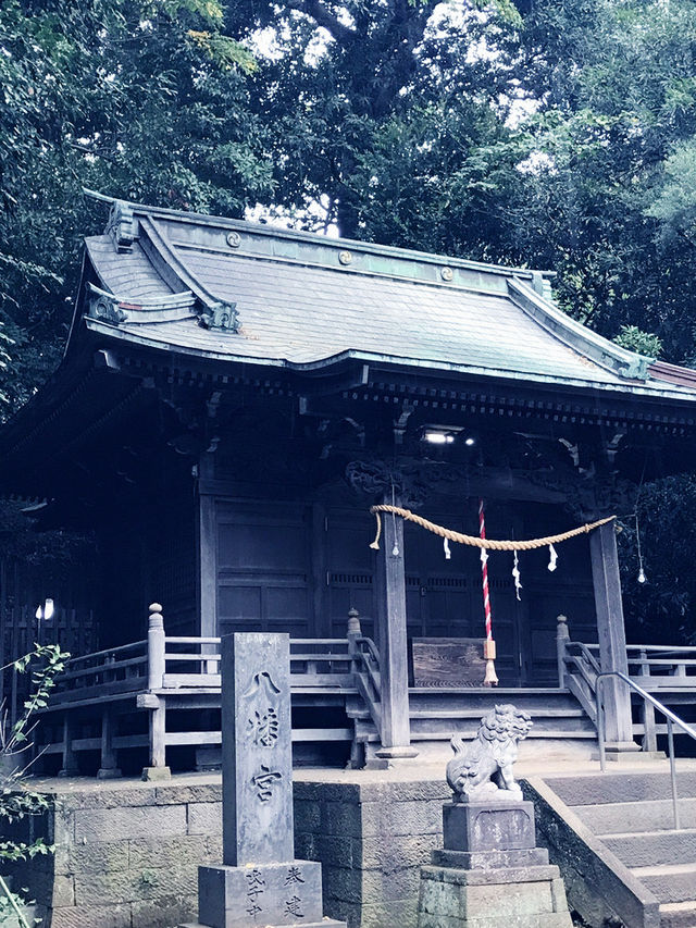 【入場無料の世田谷区立岡本公園民家園と　岩崎家廟堂、静嘉堂文庫財団のクラシカルな建物】