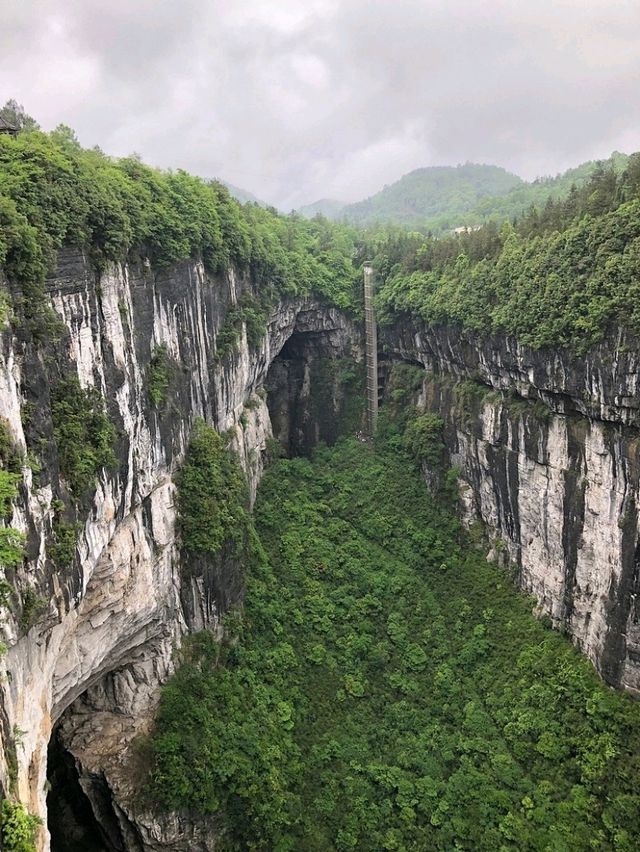 “Wulong Karst: Chongqing’s UNESCO-Kissed Gorge of Dragon‑Bridges, Caves & Mystical Tiankeng Wonders”