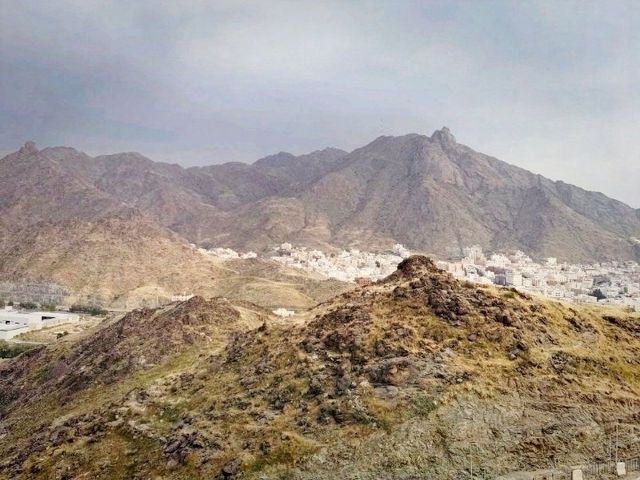 Climb to Light: A Spiritual Journey Up Jabal Al Nour