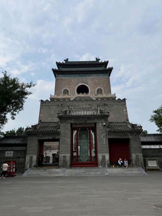Chill Walks and Epic Views at Jingshan Park
