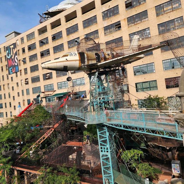 City Museum – "A Whimsical Wonderland Built from the Unexpected"
