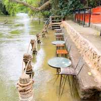 รีวิว Nabi Cafe — คาเฟ่ผีเสื้อสุดฟิน ริมแม่น้ำเพชร