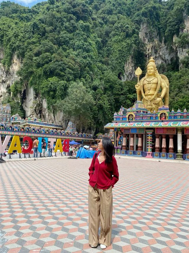 สถานที่ศักดิ์สิทธิ์และธรรมชาติ Batu Caves  สถานที่ศักดิ์สิทธิ์และธรรมชาติ Batu Caves