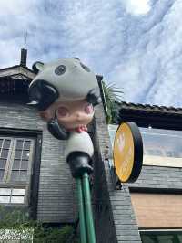 Chengdu’s Kuan Zhai Alley: Where History Meets Modern Buzz