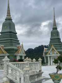 วัดถ้ำสหายธรรมจันทร์นิมิต