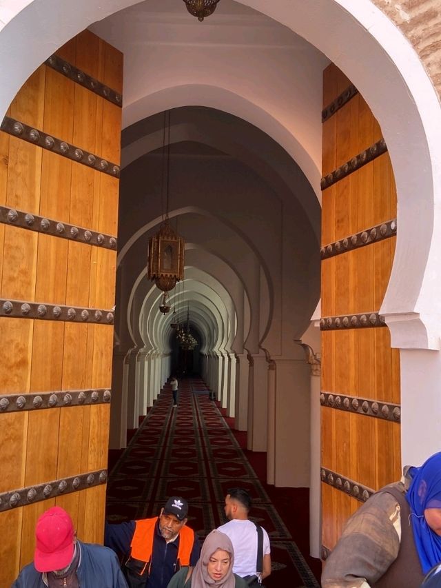 Marveling at Marrakech's Koutobia Mosque! 🕌